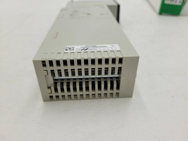 77443bc946e94be134b2 140ACI04000 SCHNEIDER